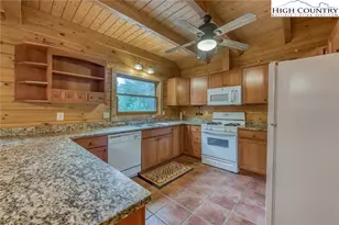 5023 Elk Park Hwy, Elk Park, NC 28622 - Photo 9