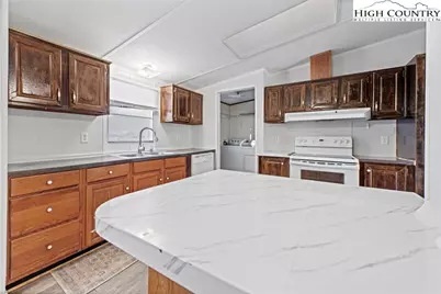 111 Oxford Lane, Blowing Rock, NC 28605 - Photo 19