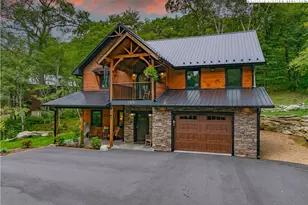 196 Cloud Spring Dr, Sugar Mountain, NC 28604 - Photo 37