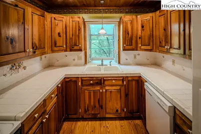 478 Laurel Hills Road, Newland, NC 28657 - Photo 31