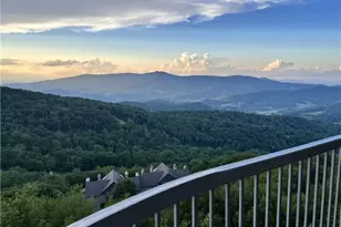 303 Sugar Top Dr, Sugar Mountain, NC 28604 - Photo 3