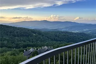 303 Sugar Top Dr, Sugar Mountain, NC 28604 - Photo 3