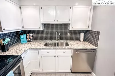 303 Sugar Top Drive #3329, Sugar Mountain, NC 28604 - Photo 9