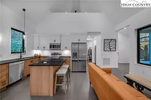 106 Jackpine Rd, Beech Mountain, NC 28604 - Photo 17