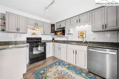 200 Glenwood Lane Lane #J33, Sugar Mountain, NC 28604 - Photo 9