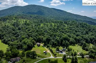 836 Hidden Valley Ln, Independence, VA 24348 - Photo 9