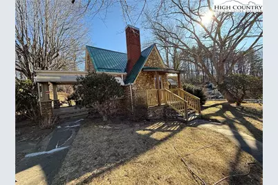 2562 US Highway 221, Jefferson, NC 28640 - Photo 3