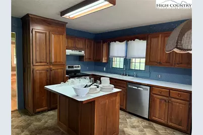 2562 US Highway 221, Jefferson, NC 28640 - Photo 7