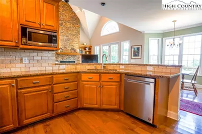 123 Laura Avenue, West Jefferson, NC 28694 - Photo 9