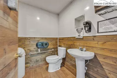 215 Long Street, Jefferson, NC 28640 - Photo 21