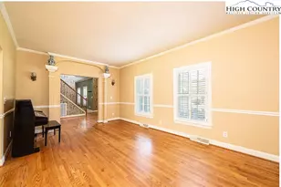 1006 Turnberry St, Lenoir, NC 28645 - Photo 9