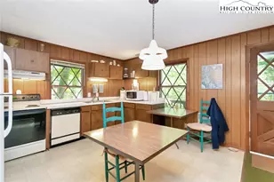 206 Oak Rd, Beech Mountain, NC 28604 - Photo 9