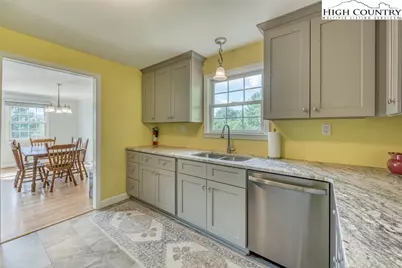 165 Apache Street, Newland, NC 28657 - Photo 11