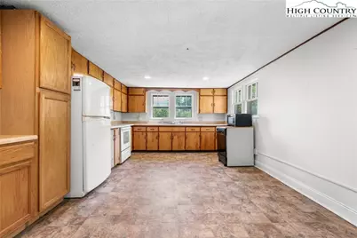 169 Railroad Street, Newland, NC 28657 - Photo 25