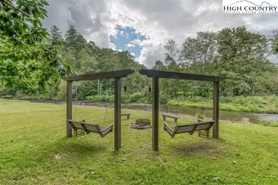 8186 Nc Hwy 183 Highway, Newland, NC 28657 - Photo 3