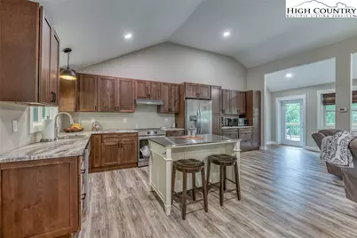 8186 Nc Hwy 183 Highway, Newland, NC 28657 - Photo 7