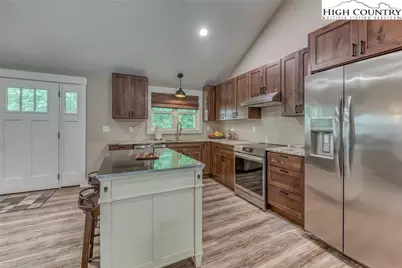 8186 Nc Hwy 183 Highway, Newland, NC 28657 - Photo 9