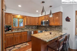 140 Manor View Ln, Blowing Rock, NC 28605 - Photo 11