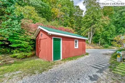 2209 Sugar Mountain 2 Road, Newland, NC 28657 - Photo 5
