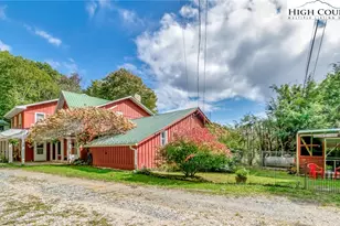 2209 Sugar Mountain 2 Rd, Newland, NC 28657 - Photo 3