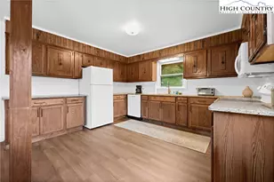 1044 US Hwy 321, Sugar Grove, NC 28679 - Photo 21