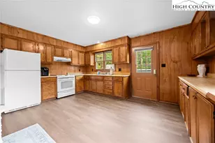 1044 US Hwy 321, Sugar Grove, NC 28679 - Photo 35