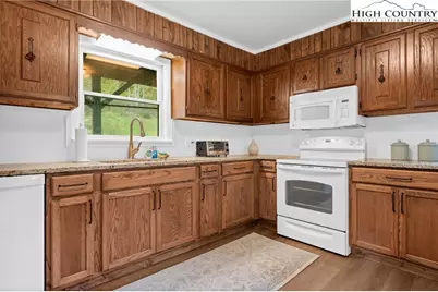 1044 US Hwy 321, Sugar Grove, NC 28679 - Photo 21