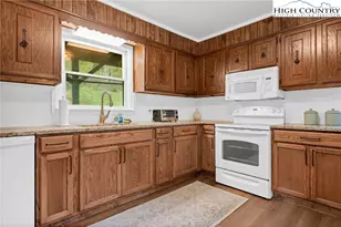 1044 US Hwy 321, Sugar Grove, NC 28679 - Photo 21