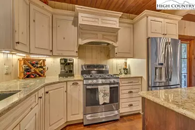 225 Hope Town Road, Vilas, NC 28692 - Photo 9