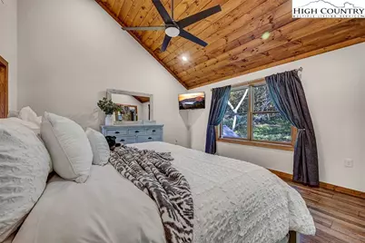 428 Cloud Springs Drive, Sugar Mountain, NC 28604 - Photo 37