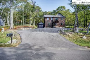 428 Cloud Springs Dr, Sugar Mountain, NC 28604 - Photo 45