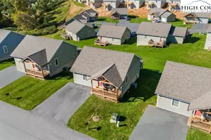 575 Townhomes Pl, Boone, NC 28607 - Photo 5