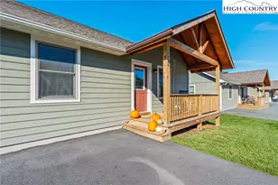 575 Townhomes Pl, Boone, NC 28607 - Photo 9