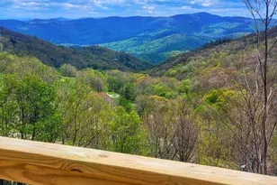 419 Snow Cloud Dr, Seven Devils, NC 28604 - Photo 5