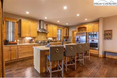 7 Eagle Village Circle, Banner Elk, NC 28604 - Photo 3