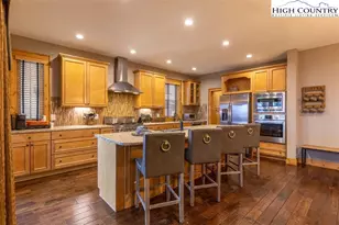 7 Eagle Vlg Cir, Banner Elk, NC 28604 - Photo 3