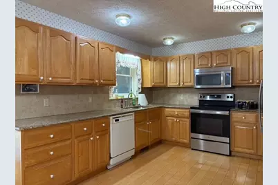 11325 Glade Valley Road, Ennice, NC 28623 - Photo 13