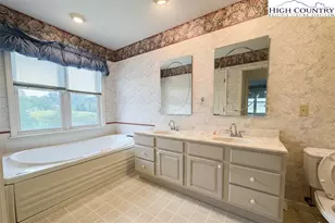 11325 Glade Valley Rd, Ennice, NC 28623 - Photo 19