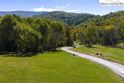 Wr-37 Sierra Trail, Elk Park, NC 28622 - Photo 3