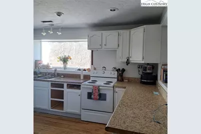 460 Little Elk Road, Elk Park, NC 28622 - Photo 5