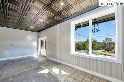 716 N Jefferson Avenue, West Jefferson, NC 28694 - Photo 5