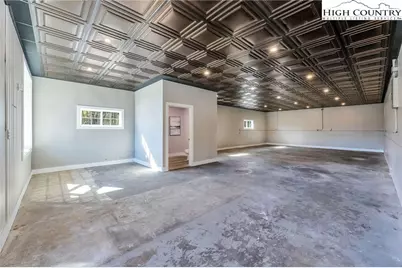 716 N Jefferson Avenue, West Jefferson, NC 28694 - Photo 9