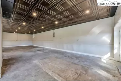 716 N Jefferson Avenue, West Jefferson, NC 28694 - Photo 7