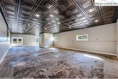 716 N Jefferson Avenue, West Jefferson, NC 28694 - Photo 11