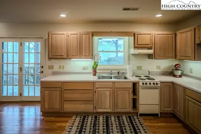387 Tarry Acres Circle, Blowing Rock, NC 28605 - Photo 41