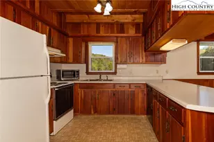 410 River Dr, Warrensville, NC 28693 - Photo 17