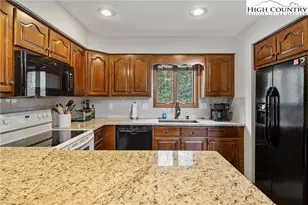 160 Manor View (12 5% Share) Ln, Blowing Rock, NC 28605 - Photo 9