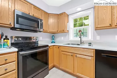 132 Carlton Circle, Blowing Rock, NC 28605 - Photo 15