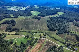 1046 J E Gentry Rd, Crumpler, NC 28617 - Photo 5