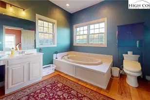 11 Wildflower Ln, Newland, NC 28657 - Photo 15